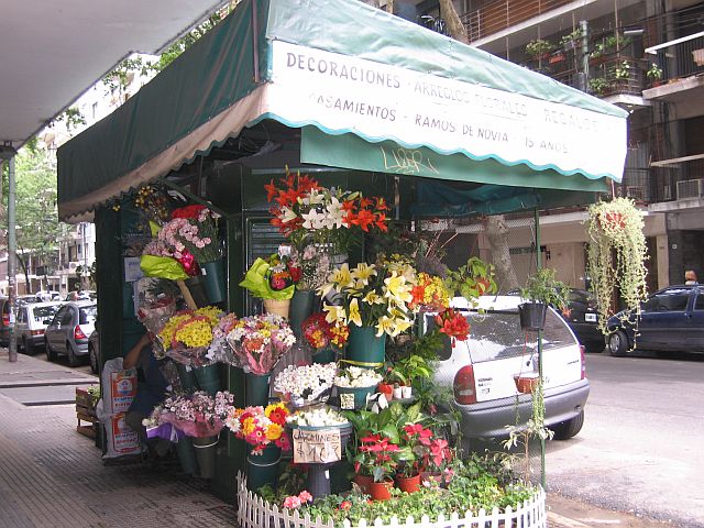 Flower kiosk reduced